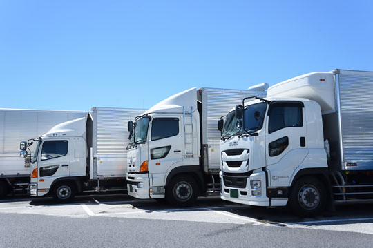 土屋自動車ではトラック車検も承ります。